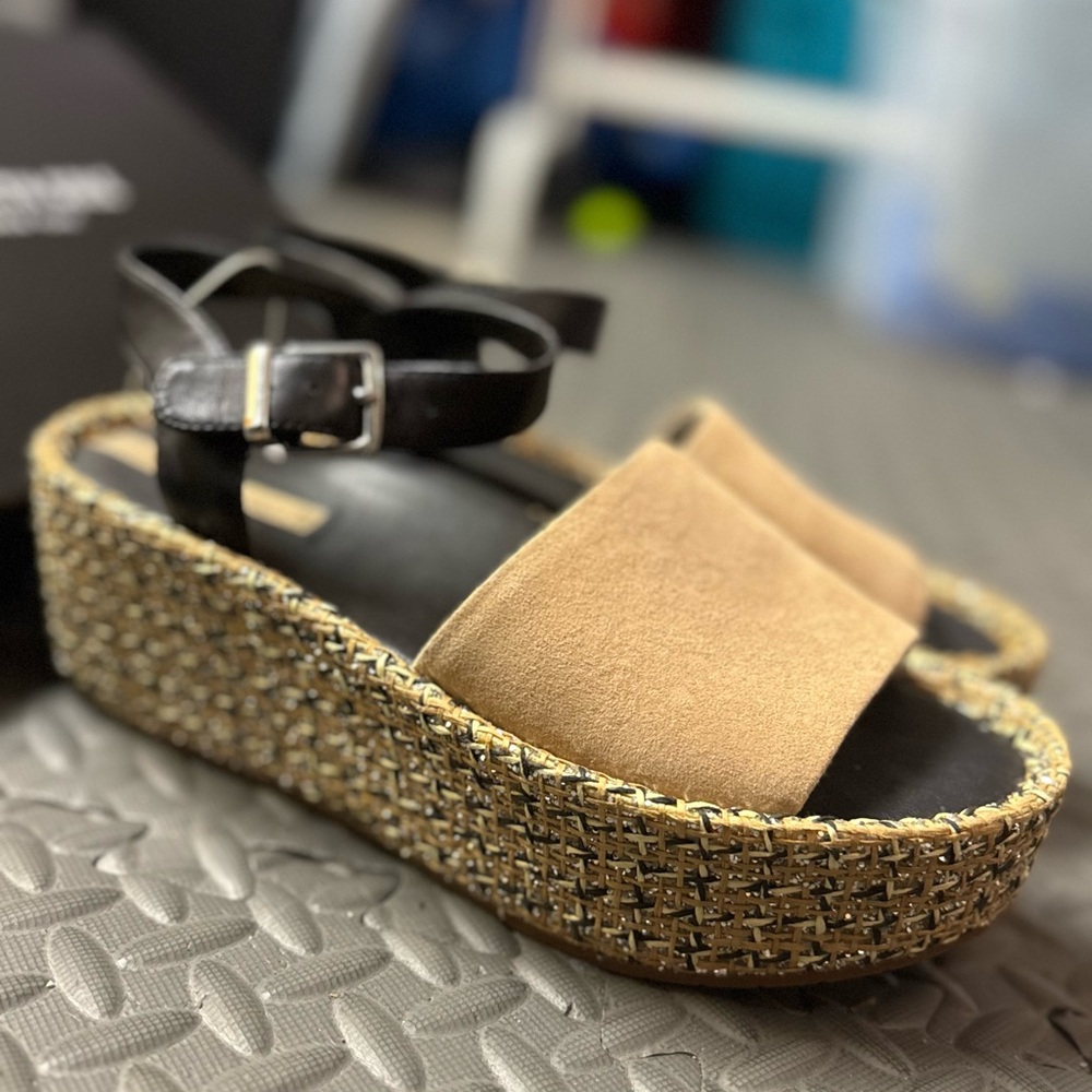 Kenneth Cole Tan and Black Espadrille Sandals